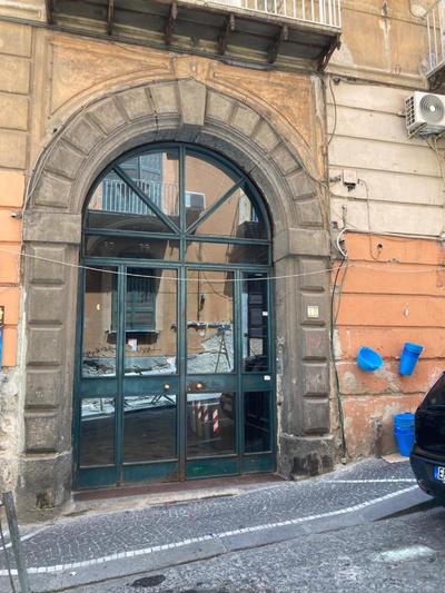 A casa di Nonna Ida, nel cuore pulsante di Napoli