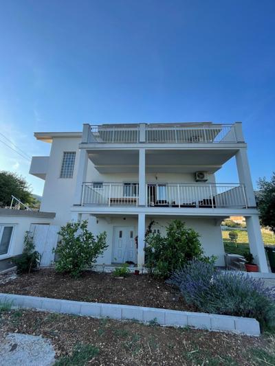 Seaview Apartments Lagetar