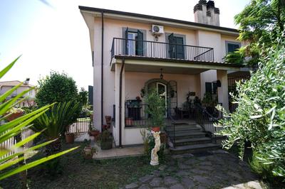 VILLINO CON GIARDINO- Animal Friendly