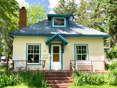 DT basecamp w/chef kitchen, yard & dog friendly