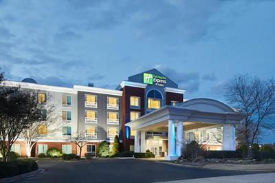 Holiday Inn Express & Suites I-26 & Us 29 At Westgate Mall by IHG