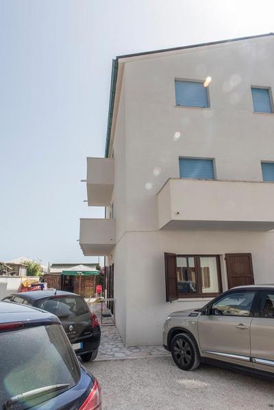 RS317 - Marcelli, bilocale in residence fronte mare