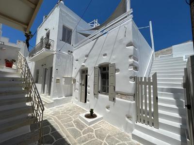 Cycladic Rooftop House in the Heart of Parikia