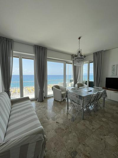 Appartamento Direttamente sul Mare
