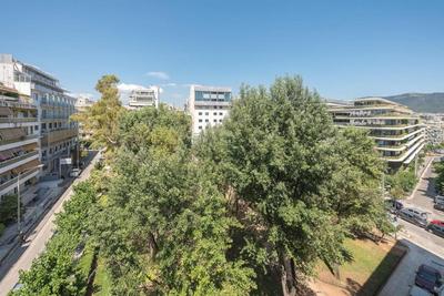 Central 3BR Apartment Next to Panormou Metro!