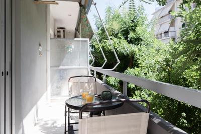 Heart of Koukaki flat, near Acropolis & Filopappou