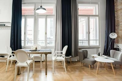 Designer Dream Home At The St. Stephen Basilica