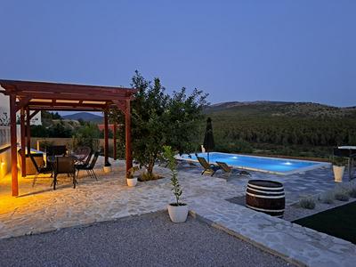 Guest house "The View" - with a pool