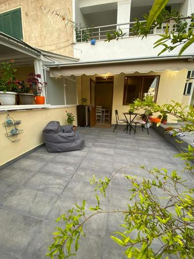 Saranda Beach Apartment