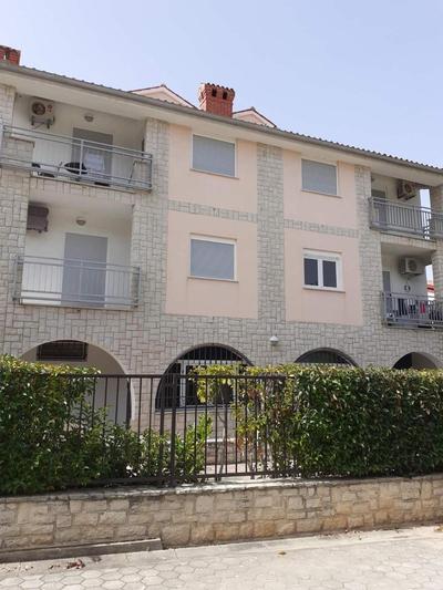 Lola apartmani