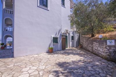 Villa Agathi by Villa Plus