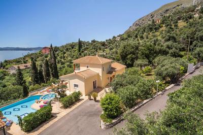 Villa Vrysoulla by Villa Plus