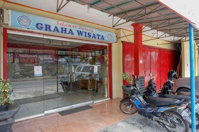 RedDoorz near Rumah Sakit Ortopedi Dr Soeharso