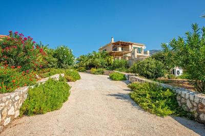 Villa Eos by Villa Plus