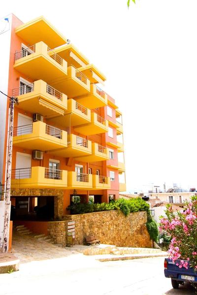 Dolphins Apartments