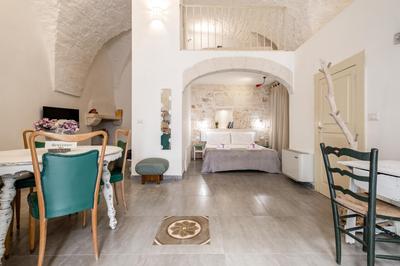 GuestHost - La Casa nel Vico Pretty Apartment