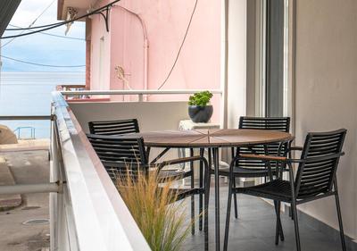 Blackbird Spacious 2BD Apartment close to the beach