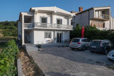 Marina's Apartments
