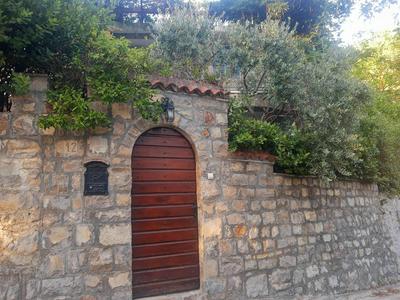 Sea-side Old Stone Villa with a private Garden