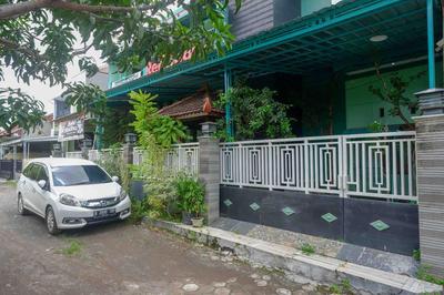 RedDoorz Syariah near RS Mitra Siaga