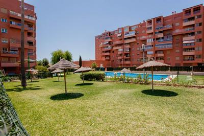 Apartamento Teatinos, Metro, Free Parking & Pool