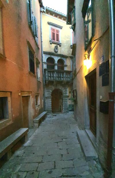 Cozy Studio Apartment LEPRIN in Labin Old Town
