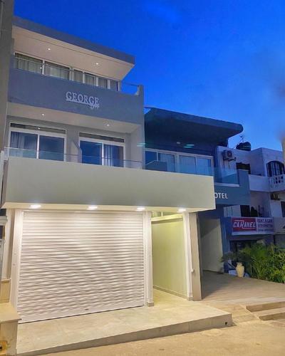 George Deluxe Apartments