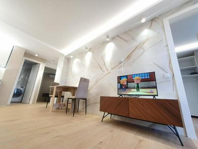 SALOU ,APARTAMENTO CON PISCINA y Wifi