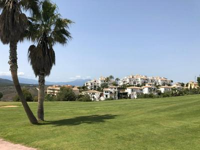 Apartment - Sleeps 4 - Parking - Garden - Pool