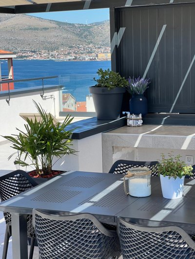 Apartment Navale with a roof terrace and a heated pool