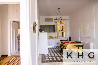 Eleni's Super Central Apartments