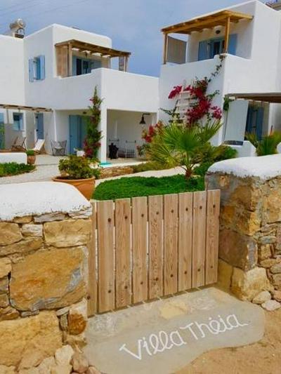 VILLA THEIA - SELENE , appartement de charme pour 4 à 6 personnes prés de la plage et du village de Koufonissi