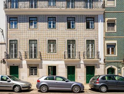 Modern Lisbon Apartments by Soulplaces