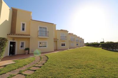 3-Bed Townhouse with pool in Albufeira Balaia