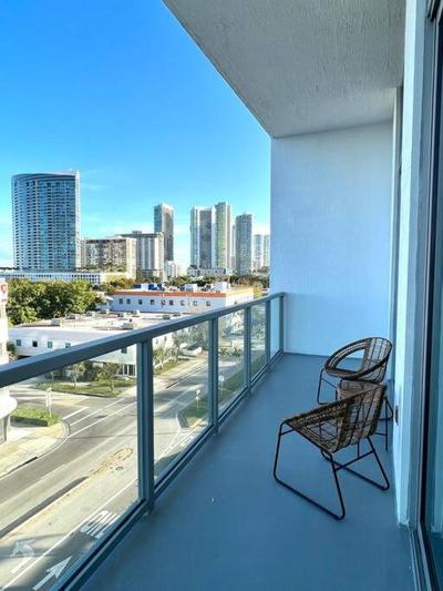 Sleek 2BD 2BA Condo In Miami Design District