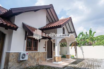 Guest House B Fren Syariah Near JIH Yogyakarta Mitra RedDoorz