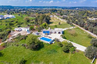 Villa Azzurrato by Villa Plus