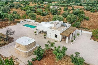Vilaa Isa Beautiful Villa and trullo in Ostuni
