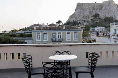 Historic Plaka's Deluxe Apartment