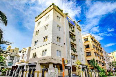 FabHotel Anchorage Inn - Nr Axis Mall