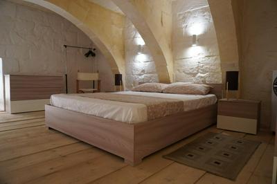 Il-Mezzanine traditional and walking distance to bus station