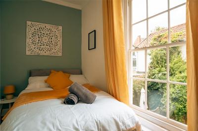 Entire character property in heart of Norwich