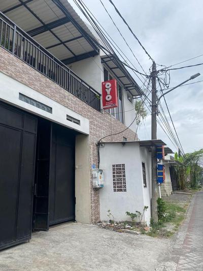 RedDoorz At Sukomanunggal Surabaya