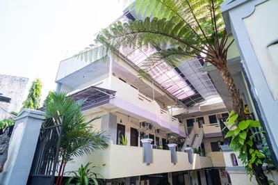 RedDoorz near Cyber Mall