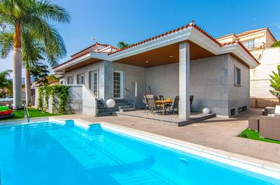 Villa Torriani with heated pool PH11