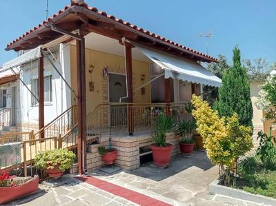 Chrissa's Place - a unique house with garden and BBQ