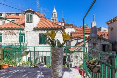 Luxury 2 bedroom-2 bathroom Apartment with Rooftop TERRACE & Luxury Studio App