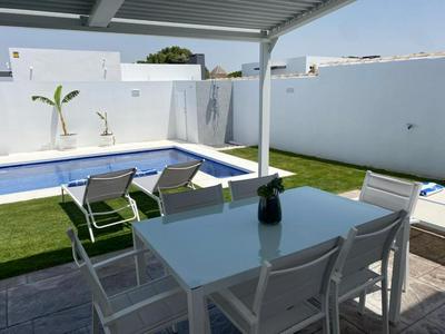 Estupenda Villa con piscina