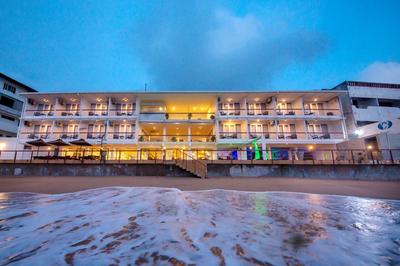 Coral Rock by Bansei