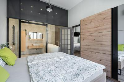 BUENOS Boutique - Superb location, AC, 2 bathrooms